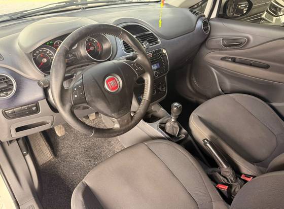 FIAT PUNTO 1.4 ATTRACTIVE 8V FLEX 4P MANUAL FIAT PUNTO 1.4 ATTRACTIVE 8V FLEX 4P MANUAL